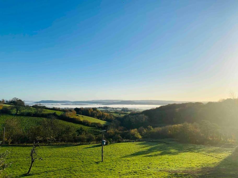 The Mill Stylish Rural Apartment With Beautiful Views Welsh Newton Common Exterior photo